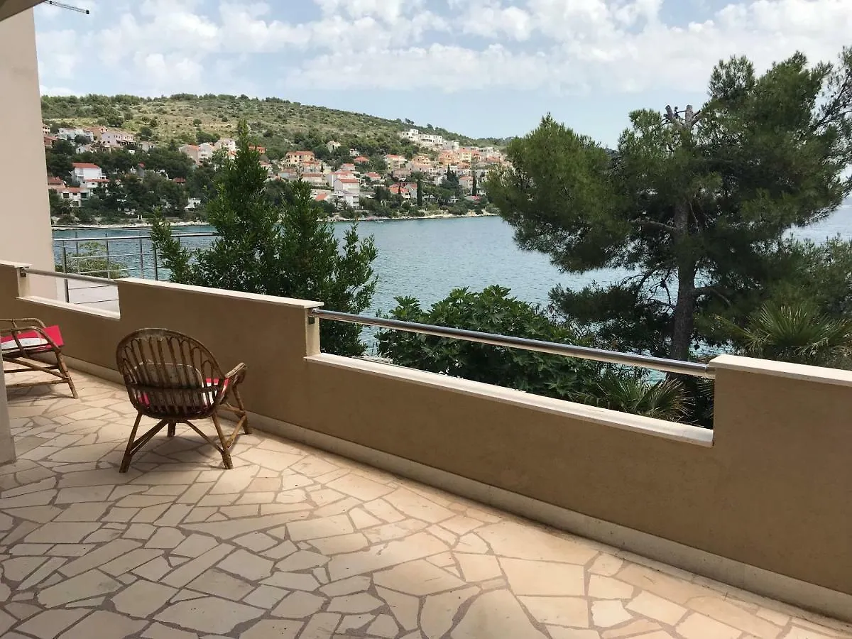 Seaside Apartments Trogir Hırvatistan