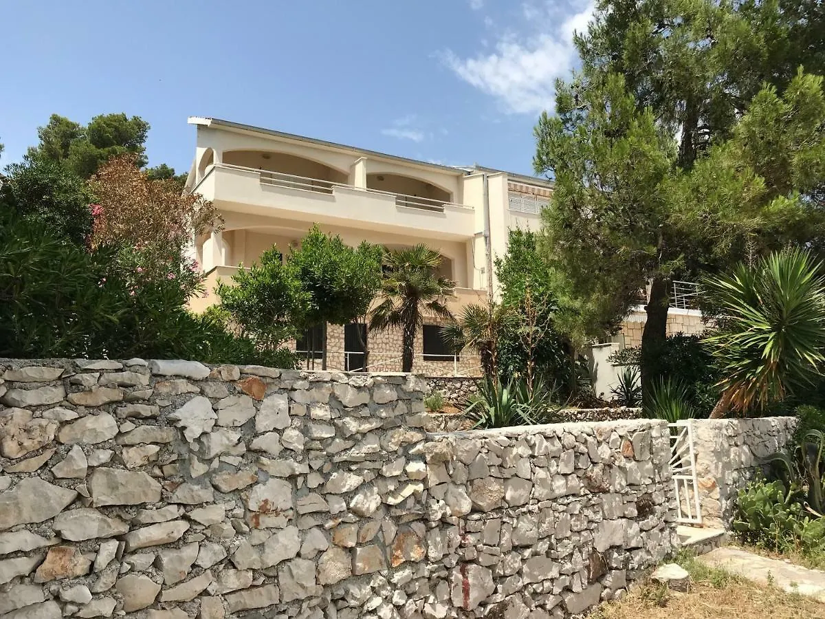 Seaside Apartments location